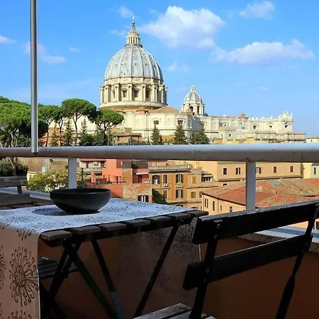 Apartment Saint Peter's Bright | Romeloft